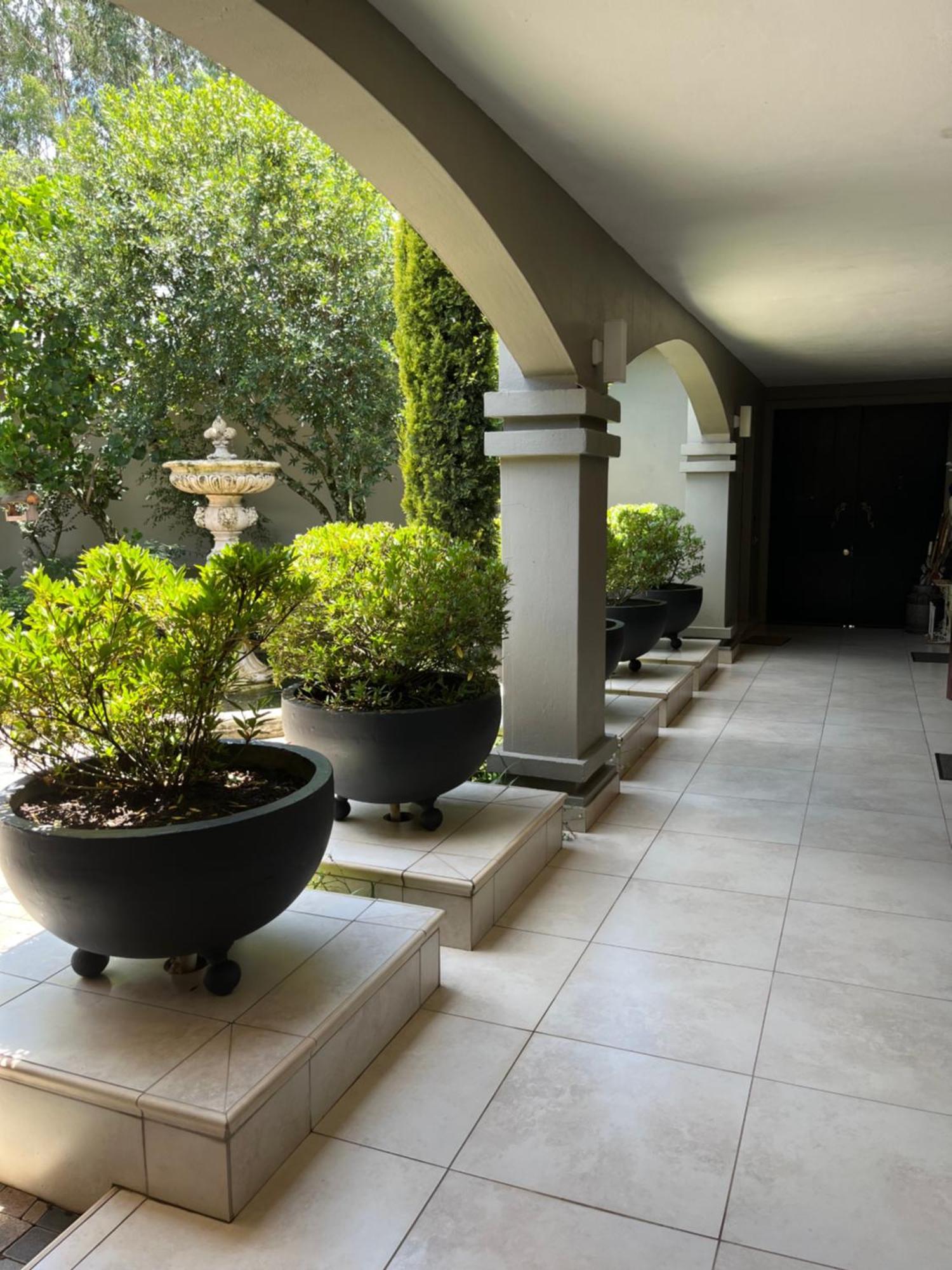 The Courtyard At La Loggia Apartment Nottingham Road Exterior photo