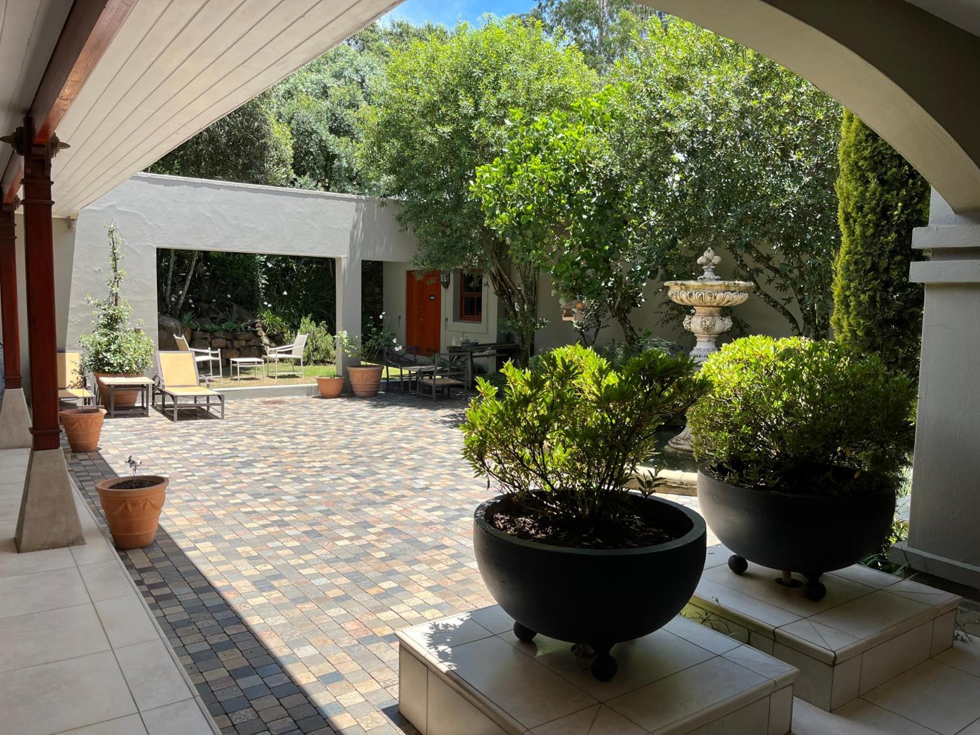 The Courtyard At La Loggia Apartment Nottingham Road Exterior photo